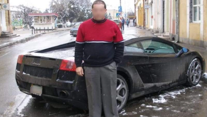tatal copilui mort şi lăsat în cuşca câinelui