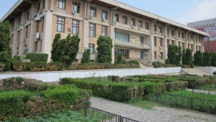 casa patrata iasi, institutia prefectului