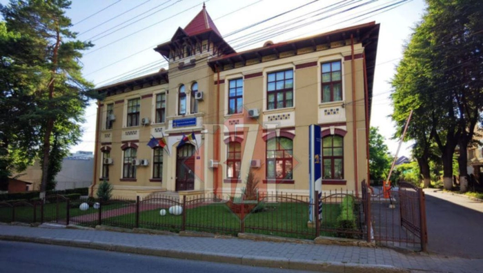 fatada Inspectoratului Scolar Judetean Iasi