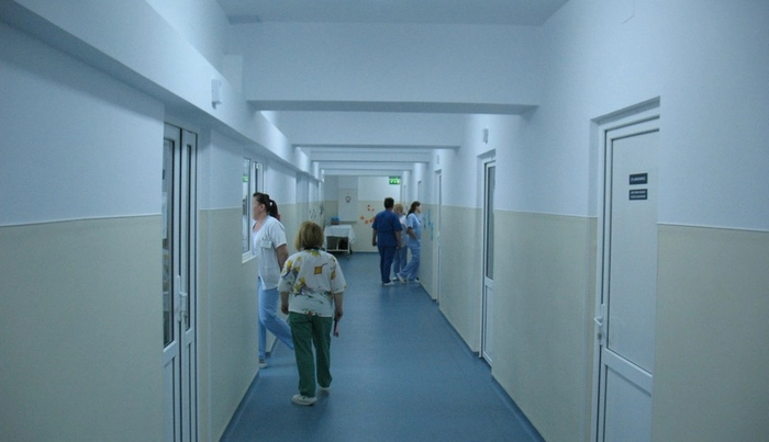 poză de pe holul unui spital