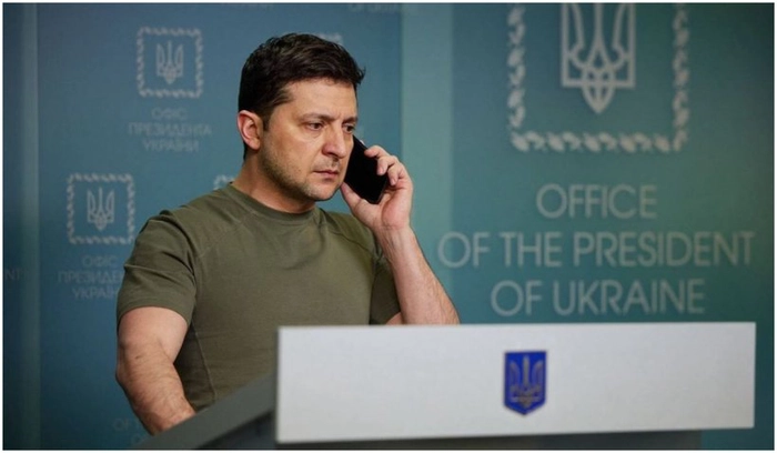 presedintele Ucrainean Volodimir Zelenski in timpul unui mesaj video transmis pe retelele de socializare