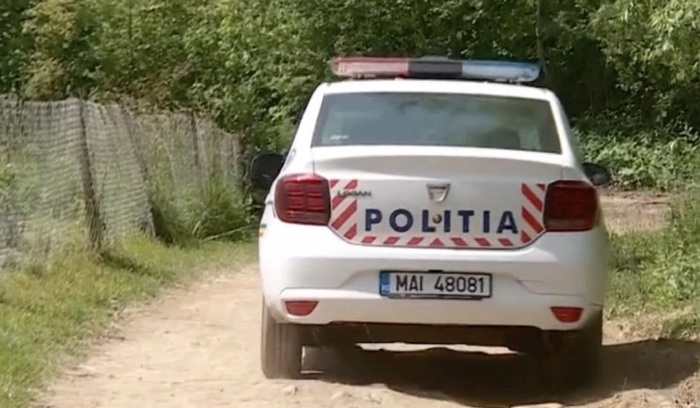 copil mort şi lăsat de tată în cuşca câinelui