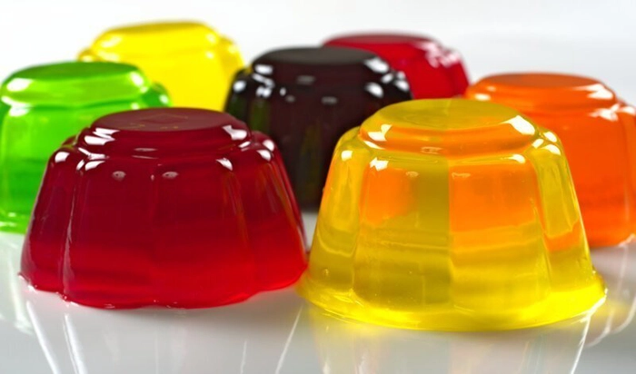 mai multe jeleuri colorate
