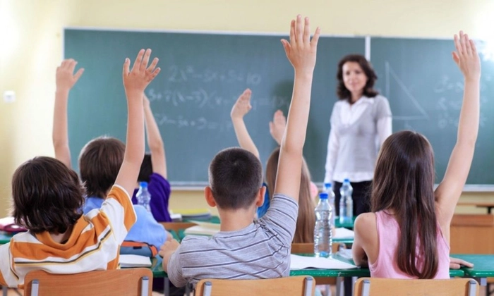 clasa de elevi in timpul cursurilor