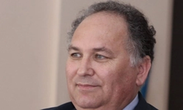 poză cu Edmond Ciumașu, director al Școala Postliceală Sanitară „Grigore Ghica Vodă” din Iași