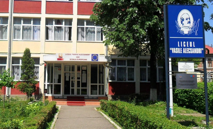 imagine ansamblu cu Colegiul Național „Vasile Alecsandri”