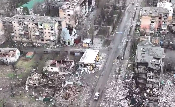 nouă civili au fost găsiţi morţi, orasul Borodyanka privit de sus, oras distrus de bombardamentele rusilor