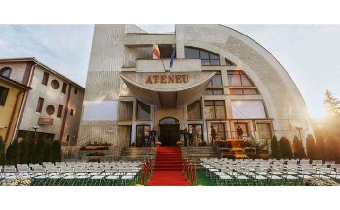  o imagine cu Ateneul National Iasi