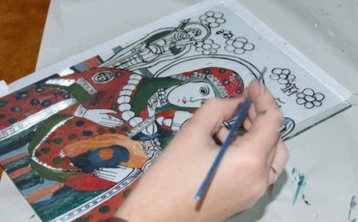 o icoana desenata pe sticla