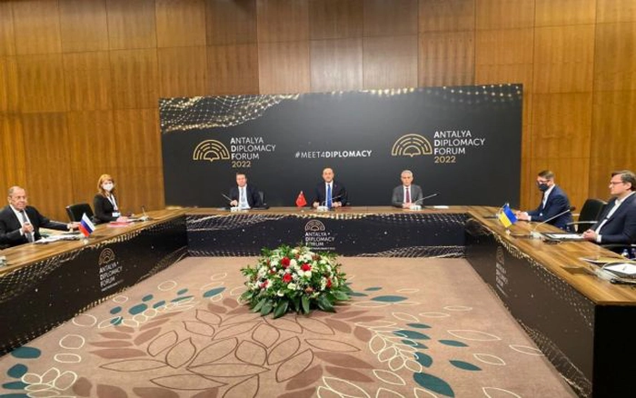 negocierile de pace nu se vor încheia prea curând, reprezentantii Rusiei si Ucrainei in timpul negocierilor de pace de la Instanbul