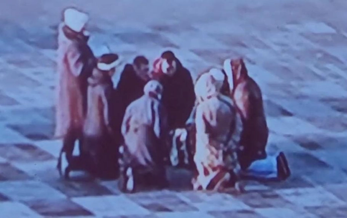 grup de ucrainieni ce se roaga