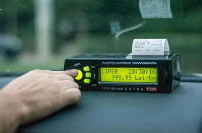 Ieșeanca spune că taximetristul nu a folosit taximetrul în timpul cursei