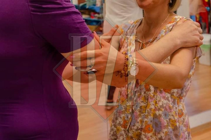 brate impreunate a doua persoane