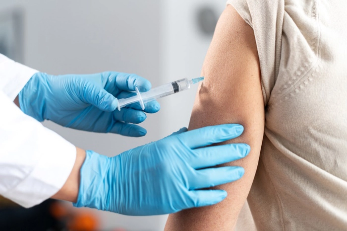  o persoana care se vaccineaza antigripal