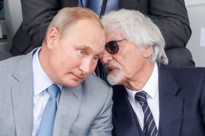 presedintele rus Vladimir Putin si fostul sef al Formulei 1 Bernie Ecclestone