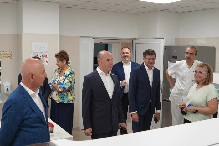  imagine cu Vasile Asandei, Alexandru Muraru, Costel Alexe, Marius Dangă, Gabriel Dimofte și Mirela Grosu