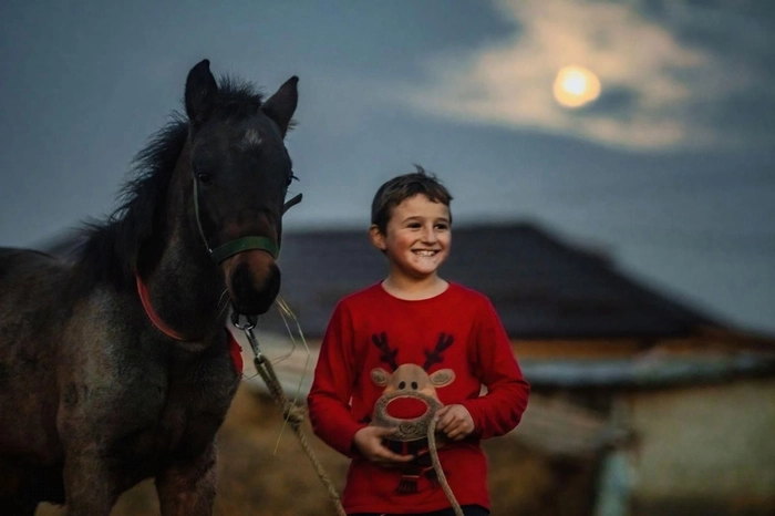  Copil si manz pe ulita