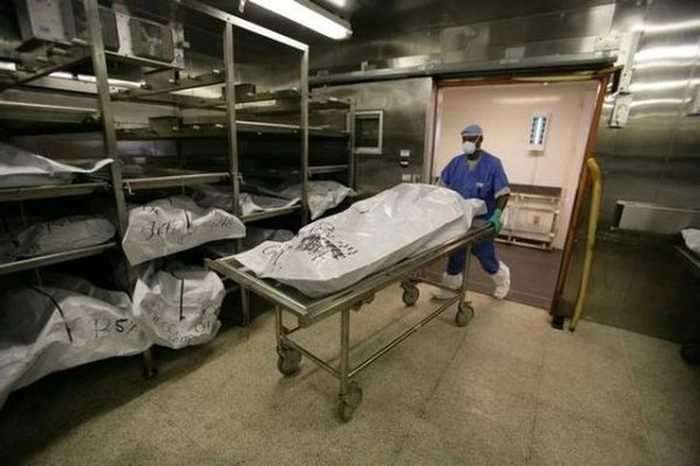  La IML aceste cadavre ajung din diferite circumstanțe, unii din spitale, alții pentru că îi aduce poliția