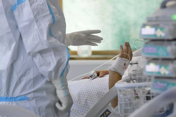  pacient pe patul de spital