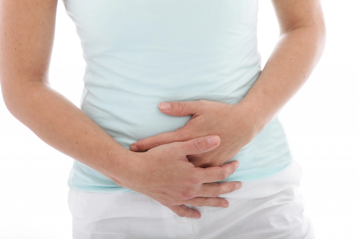 persoană care acuză o infecție urinară