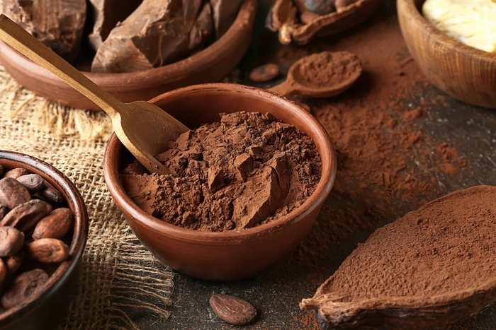 un bol cu cacao pudră
