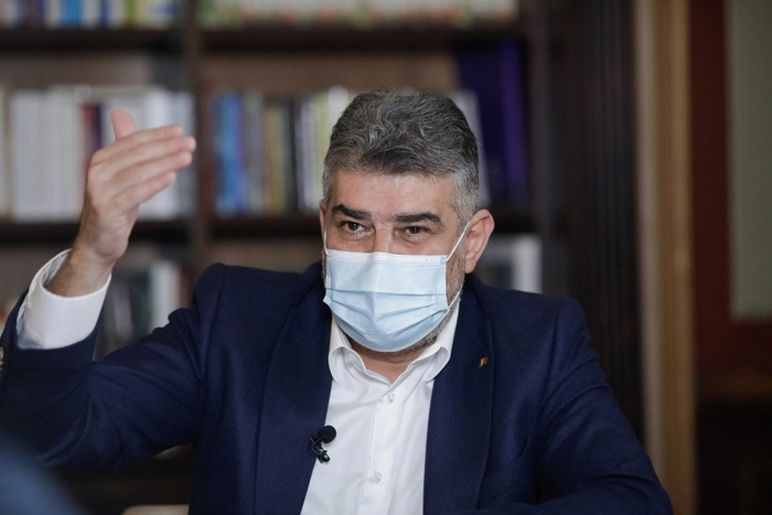 Marcel Ciolacu in timpul unor declaratii de presa