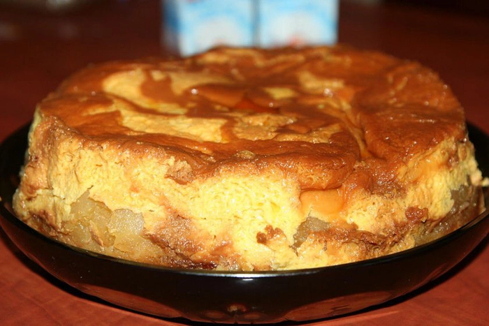 tort de mere cu crema de zahar ars