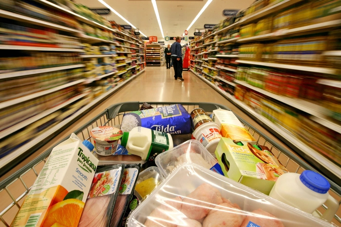 cele mai mari scumpiri, cos de cumparaturi intr-un supermarket