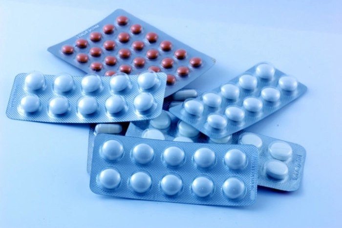 mai multe blisytere cu medicamente