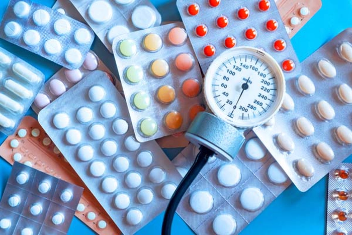 maie multe blistere cu medicamente