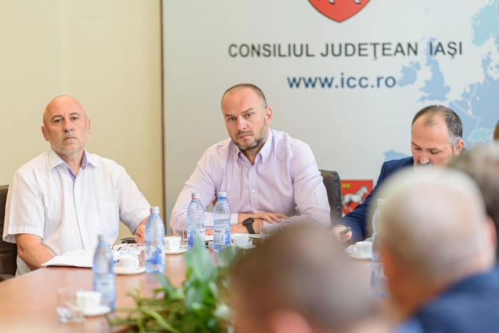 reprezentanti ai administratiei judetului iasi
