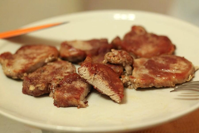 muschiulet de porc pe o farfurie
