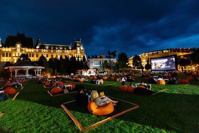  poze de la un cinema în aer liber