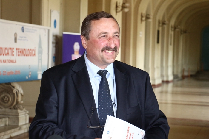  Prof. univ. dr. ing. Dan Cașcaval