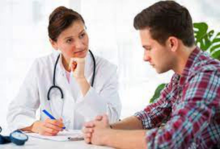persoană la control la medic