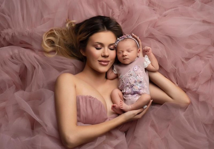 Emily Burghelea cu fiica ei