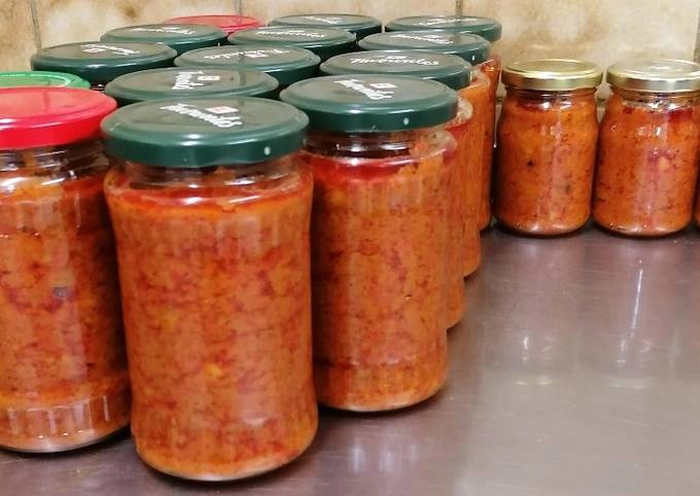 borcane cu zacuscă de fasole
