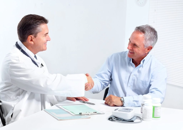medic care discuta cu pacient