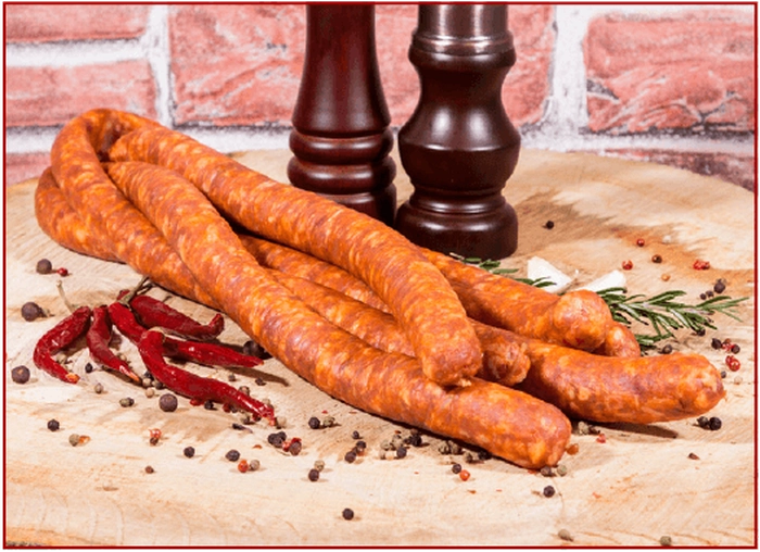 mai multi carnati de casa ardelenesti langa mai multe mirodenii