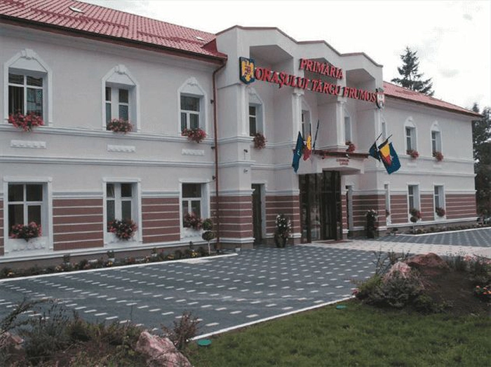 cladire primaria Targu Frumos