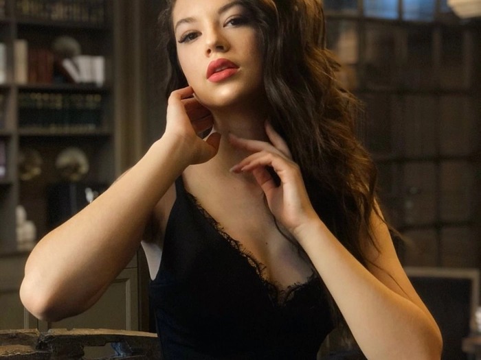 Cântăreața Cleopatra Stratan