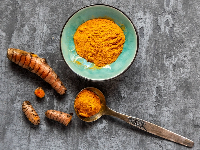 turmeric praf și rădăcină