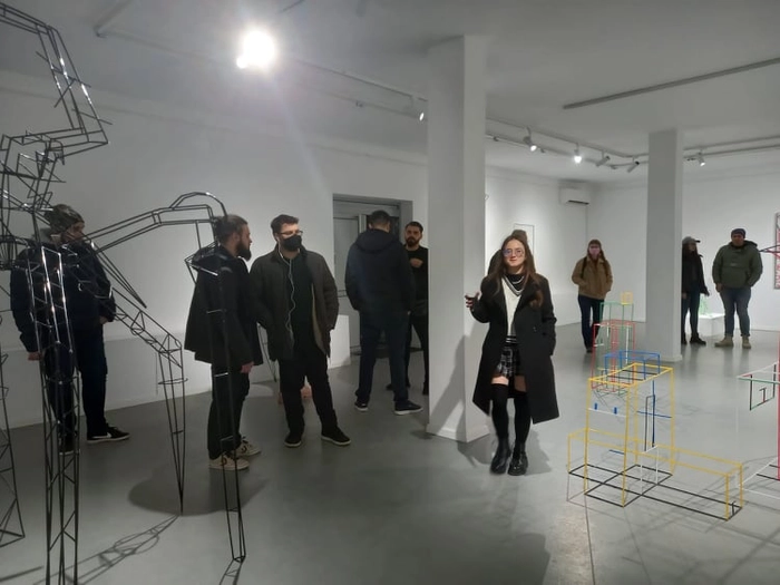 vizitatorii expozitiei inside all