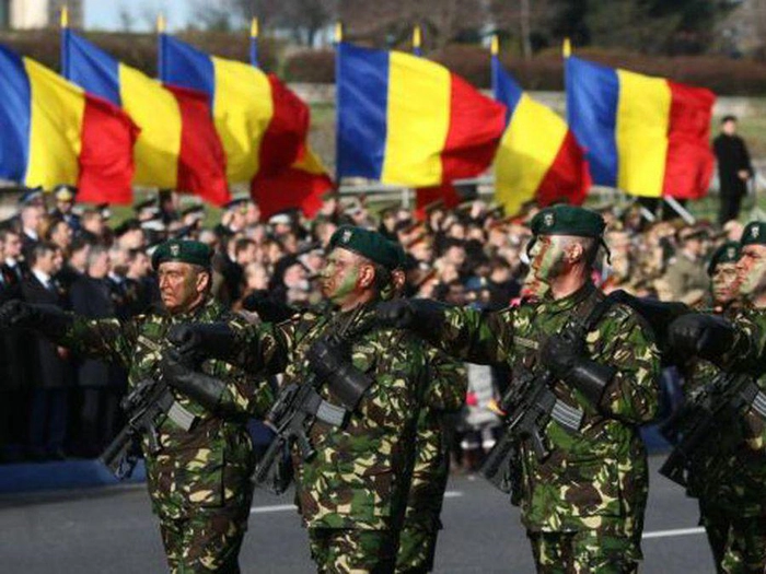 defilare parada militara, soldati armata romana, tricolor