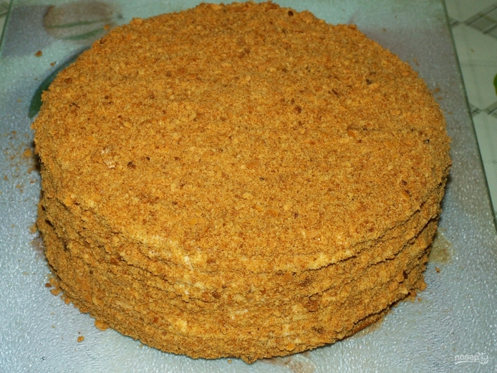 un tort pe un suport
