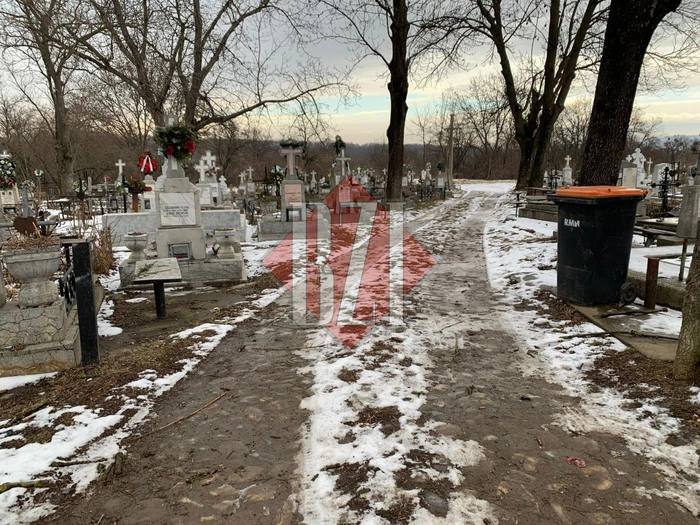 o alee din cimitir