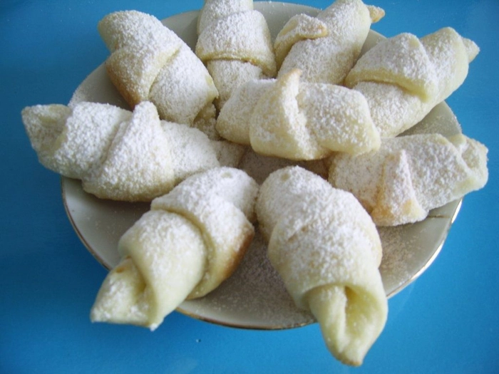 cornulețe cu untură și iaurt