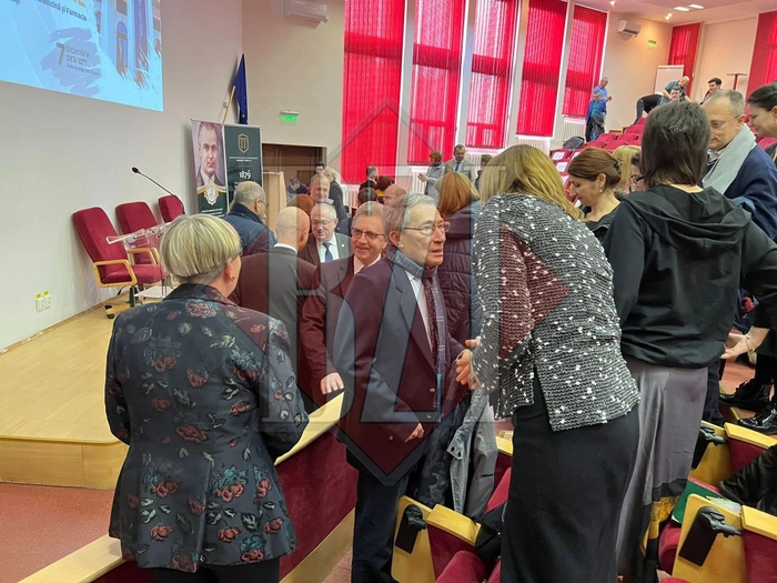  o poză cu reputatul chirurg Gabriel Ionescu