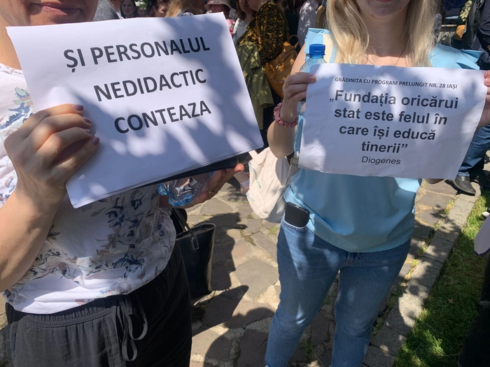 Mesaje pe foi