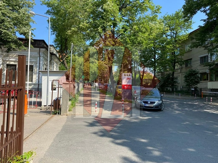 masini parcate in apropiere de IRO